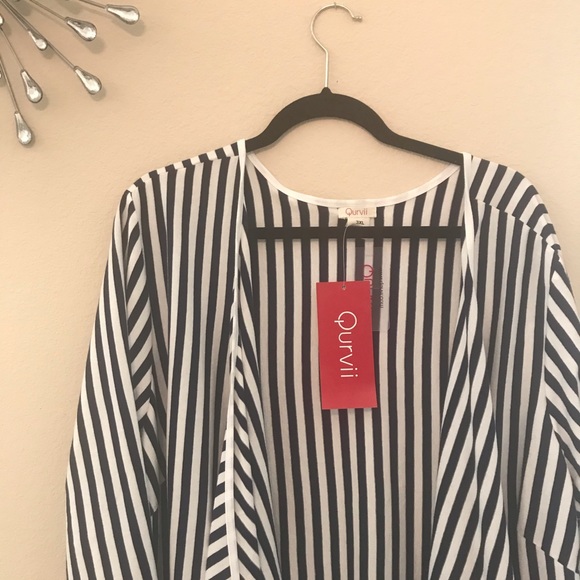 QURVii Tops - 💥HOST PICK💥QURVii 3XL FLUTTER HEM JACKET! NWT!